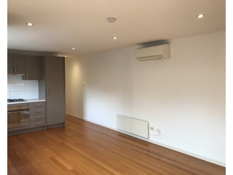 2/20 Pentland Parade, Seddon VIC 3011