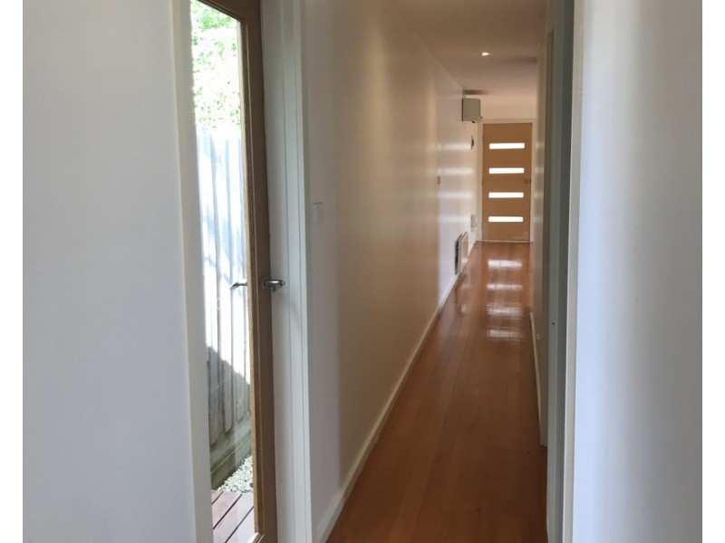 2/20 Pentland Parade, Seddon VIC 3011