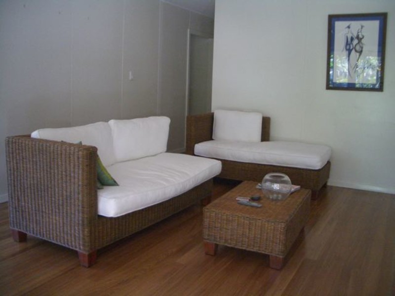 207 Greenslopes Street, Edge Hill QLD 4870