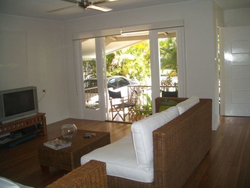 207 Greenslopes Street, Edge Hill QLD 4870