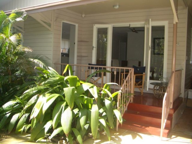 207 Greenslopes Street, Edge Hill QLD 4870