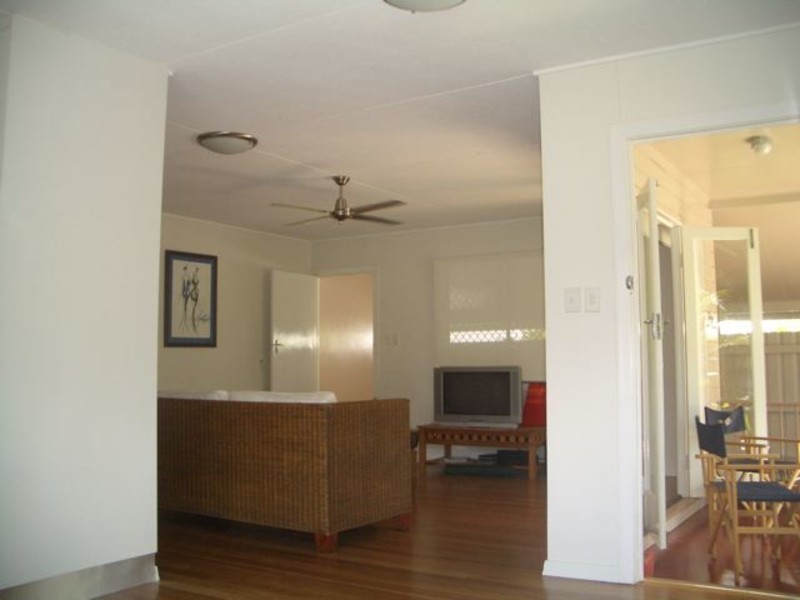207 Greenslopes Street, Edge Hill QLD 4870