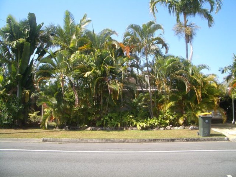 207 Greenslopes Street, Edge Hill QLD 4870