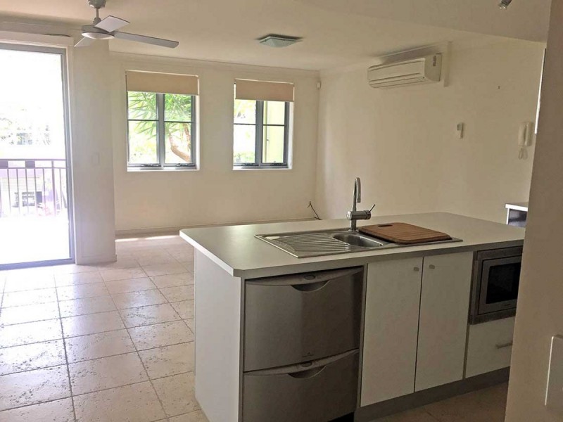 2/3208 Central Place, Carrara QLD 4211