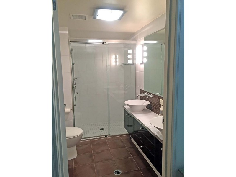 2/3208 Central Place, Carrara QLD 4211