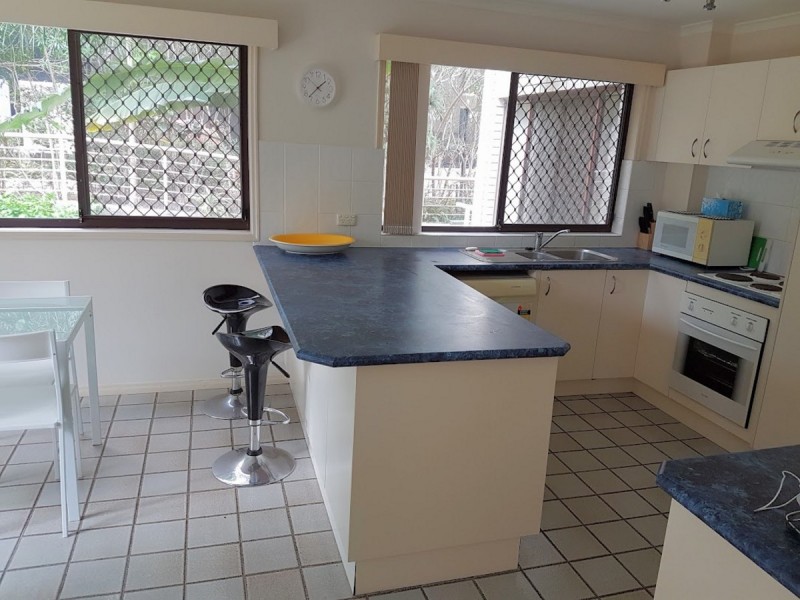 2/9 Riverview Parade, Surfers Paradise QLD 4217