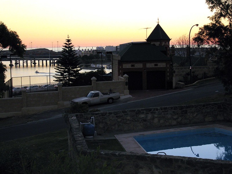 6/2 Angwin Street, East Fremantle WA 6158