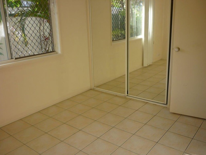 2/6 Coventry Court, Labrador QLD 4215