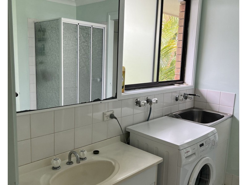 2/52 Musgrave Avenue, Southport QLD 4215