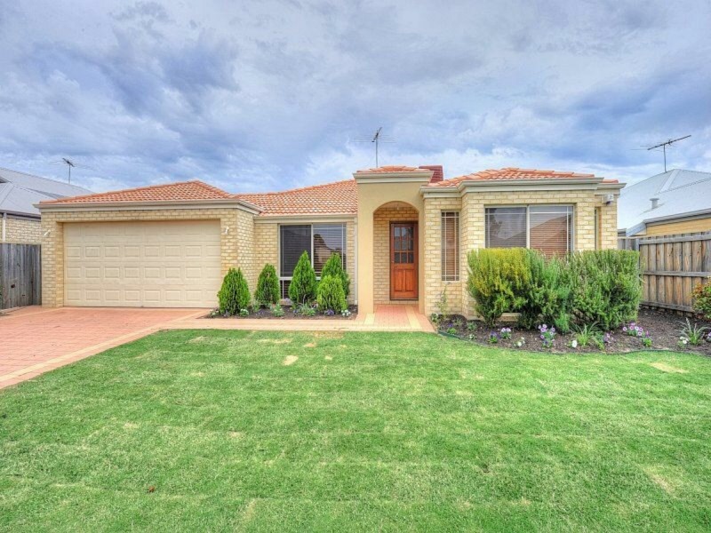 14 Tranquility Way, Halls Head WA 6210