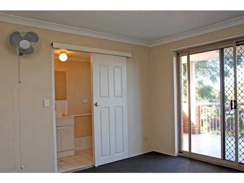 3/52 Crump Street, Holland Park West QLD 4121