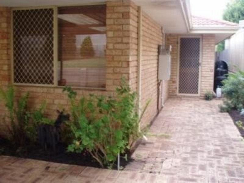 B/6 Manning Rise, Woodvale WA 6026