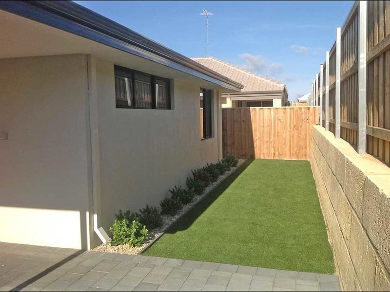 284 Peelwood Parade, Halls Head WA 6210