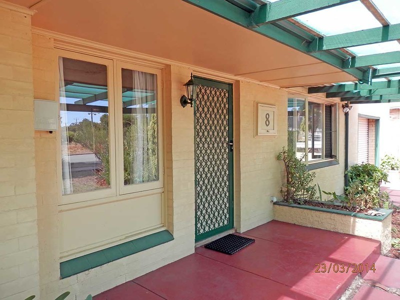 8 Wicklow Street, Thornlie WA 6108