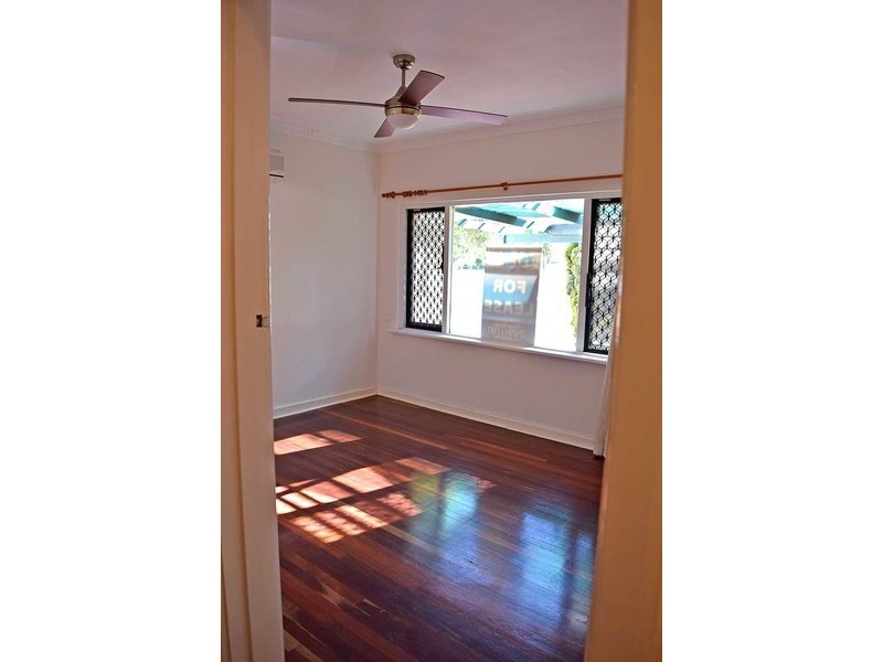 8 Wicklow Street, Thornlie WA 6108