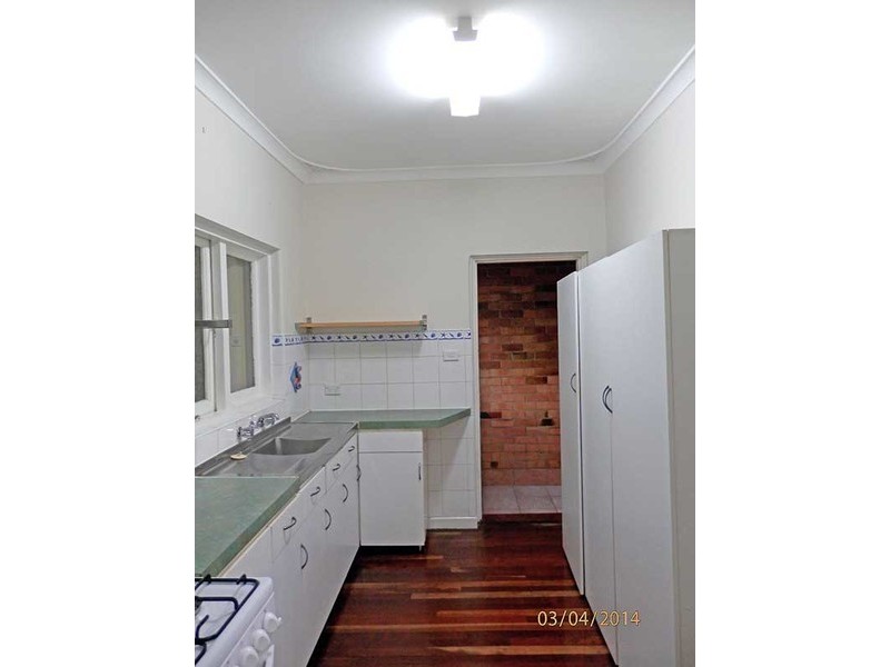 8 Wicklow Street, Thornlie WA 6108