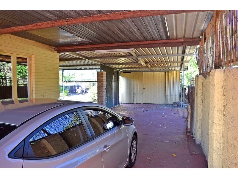 8 Wicklow Street, Thornlie WA 6108