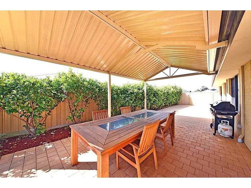 9 Kansas Lane, Hocking WA 6065