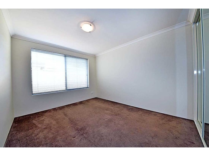 9 Kansas Lane, Hocking WA 6065