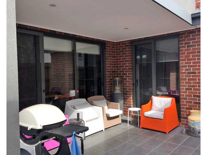 2/15 Orange Grove, Camberwell VIC 3124