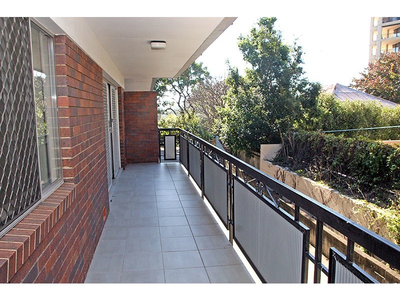 1/104 Thorn Street, Kangaroo Point QLD 4169