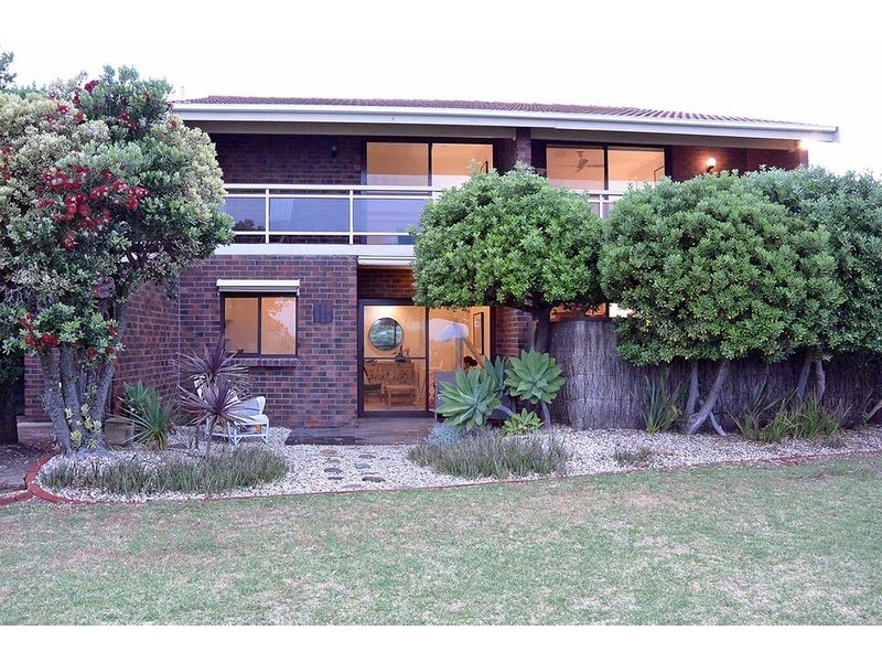24 Sandpiper Place, West Lakes Shore SA 5020