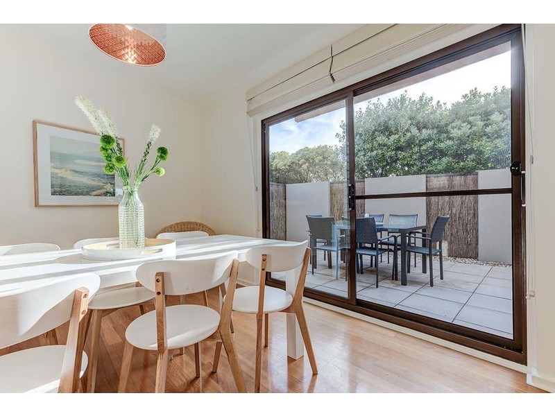 24 Sandpiper Place, West Lakes Shore SA 5020