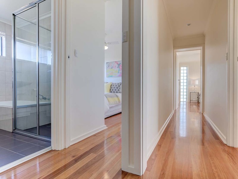24 Sandpiper Place, West Lakes Shore SA 5020