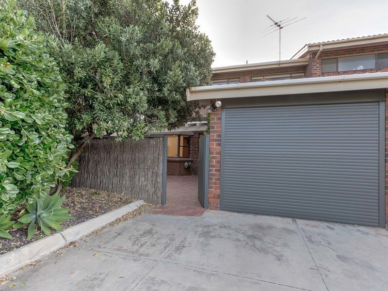 24 Sandpiper Place, West Lakes Shore SA 5020
