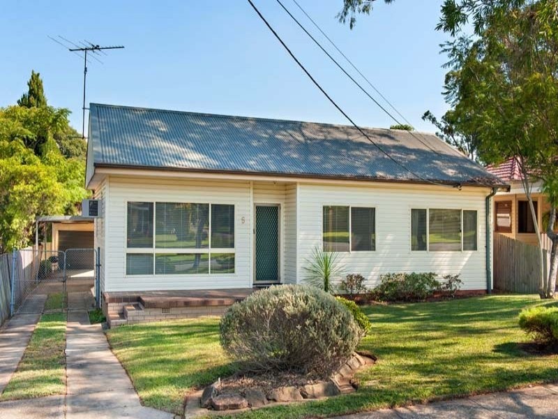 5 Wall Avenue, Panania NSW 2213