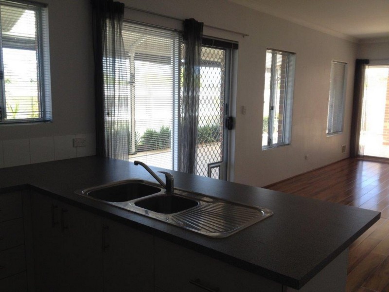 24 Elemi Bend, Atwell WA 6164