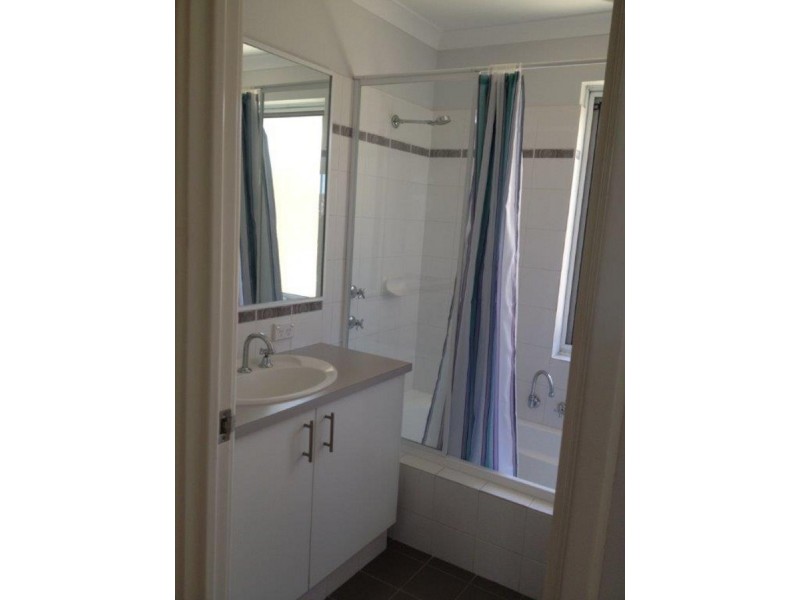 24 Elemi Bend, Atwell WA 6164