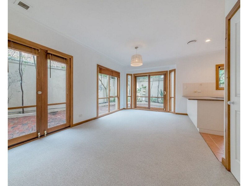 1A Mason Avenue, Elwood VIC 3184