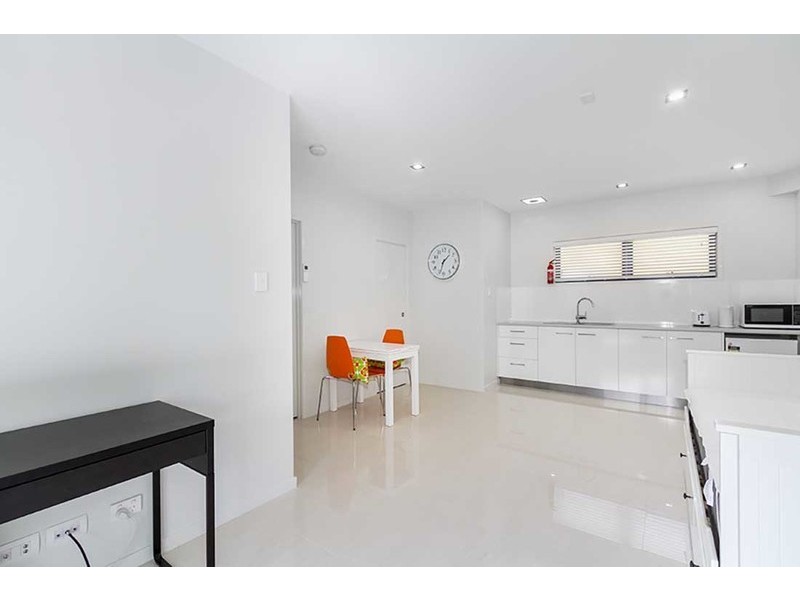 18 Emily Street, Highgate Hill QLD 4101