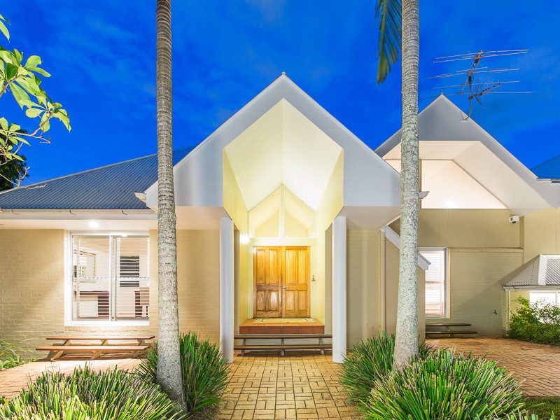 8 Satinwood Court, Bardon QLD 4065