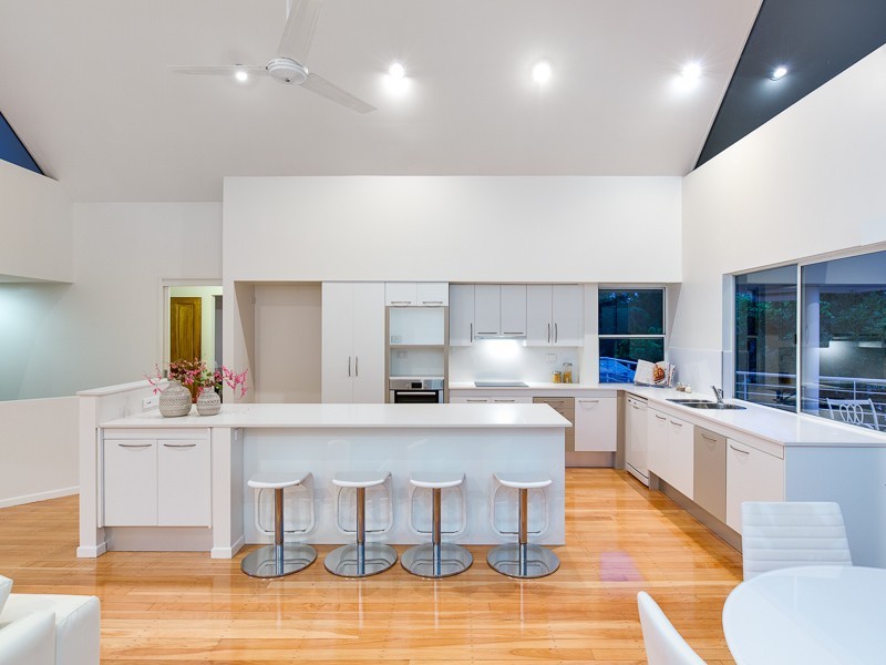 8 Satinwood Court, Bardon QLD 4065