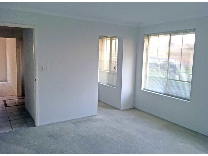 17 Marsdenia Road, Halls Head WA 6210