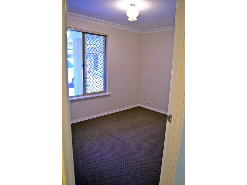 2/67 Mallard Way, Cannington WA 6107