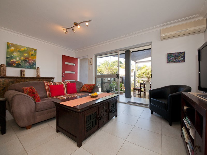 1/17 Frederick Street, Annerley QLD 4103