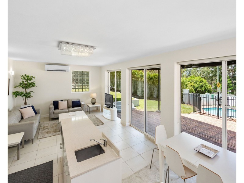 69 The Esplanade, St Lucia QLD 4067