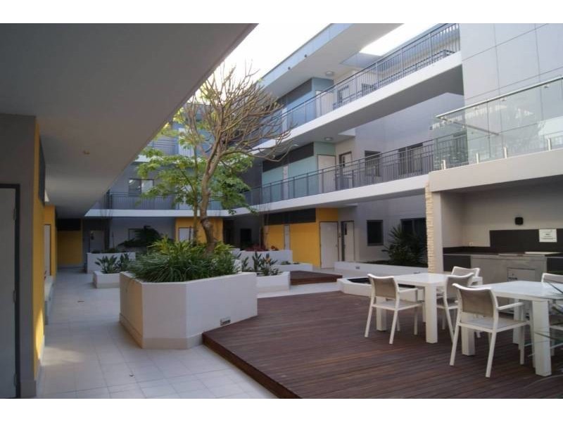 64/23 Junction Boulevard, Cockburn Central WA 6164