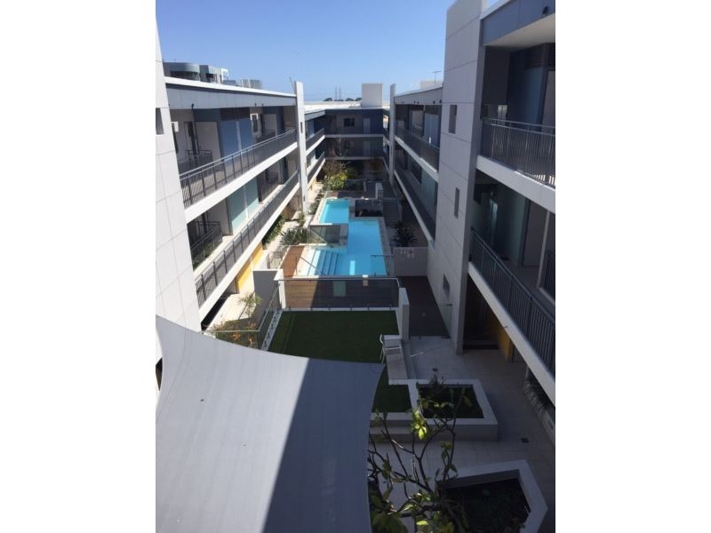 64/23 Junction Boulevard, Cockburn Central WA 6164