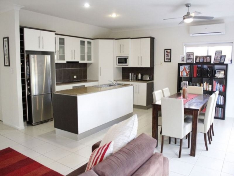 3/126 Pohlman Street, Southport QLD 4215