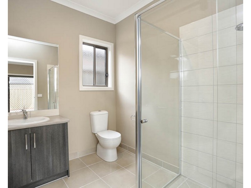 12 Mourne Street, Melton South VIC 3338