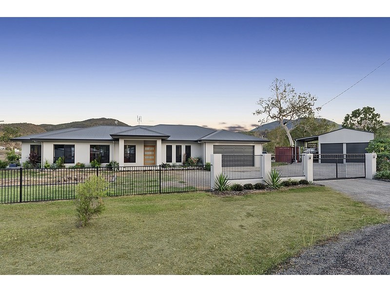 1 Heweys Place, Alligator Creek QLD 4816