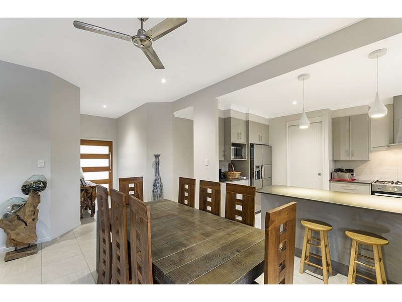 1 Heweys Place, Alligator Creek QLD 4816