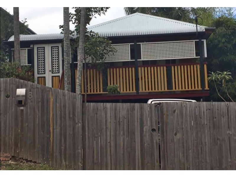 8 Fenton Street, Fairfield QLD 4103