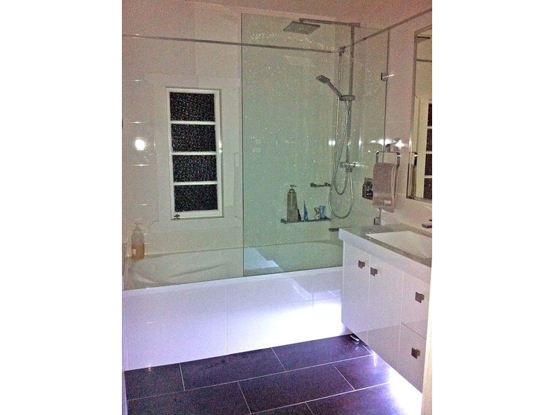 8 Fenton Street, Fairfield QLD 4103