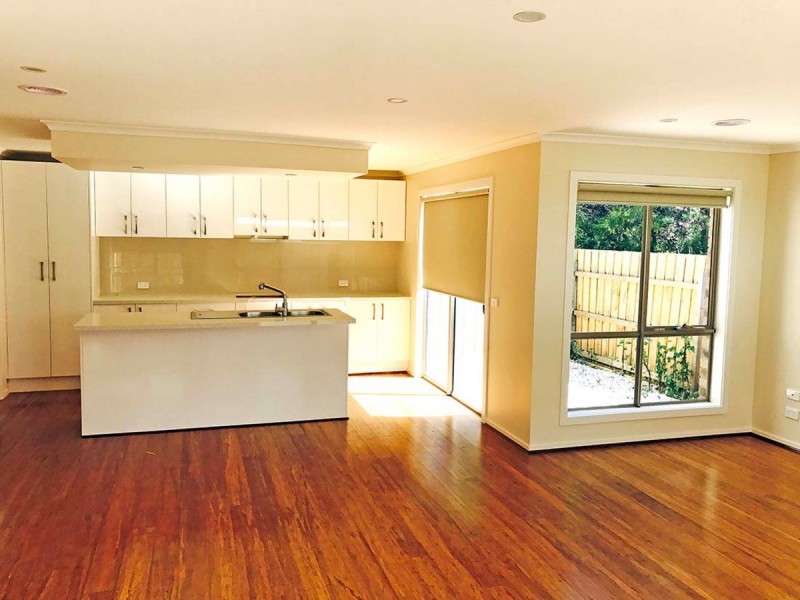 8 Diba Rise, Narre Warren VIC 3805