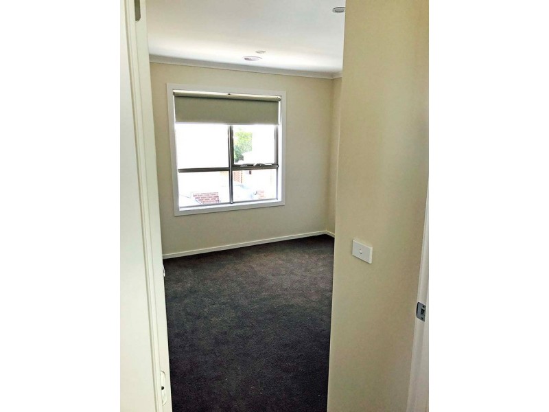 8 Diba Rise, Narre Warren VIC 3805